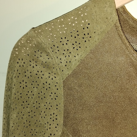 Dress - Picture 3 of 4